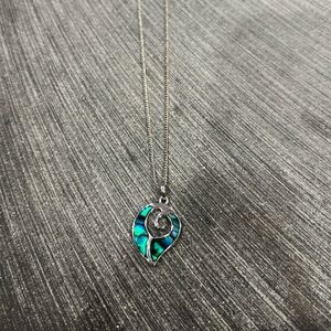 New Zealand Leaf Pendant Necklace